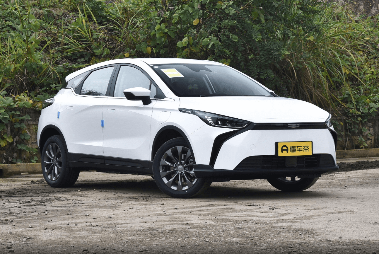Geely Geometry M6 2023
